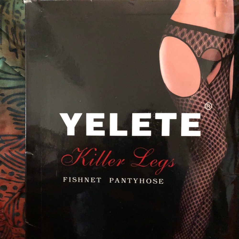 Killer legs pantyhose by Yelete.